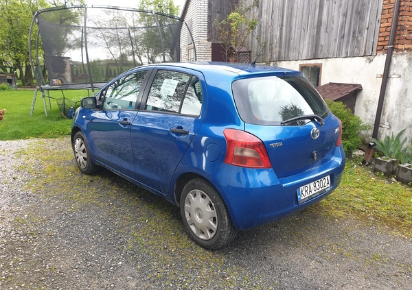 Toyota Yaris cena 9900 przebieg: 213000, rok produkcji 2007 z Libiąż małe 79